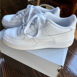 Nike Air Force 1 LE